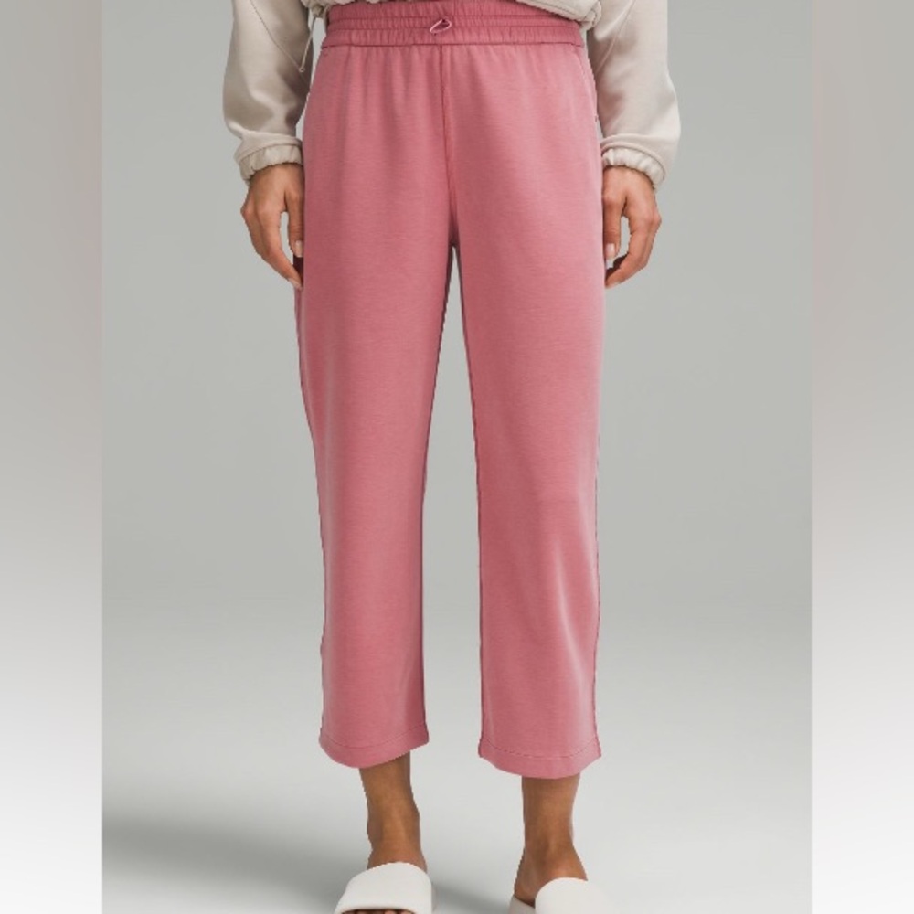 Lululemon Dusty Rose Straight-Leg Cropped Pants